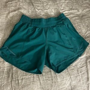 real lululemon hotty hot shorts 4’
